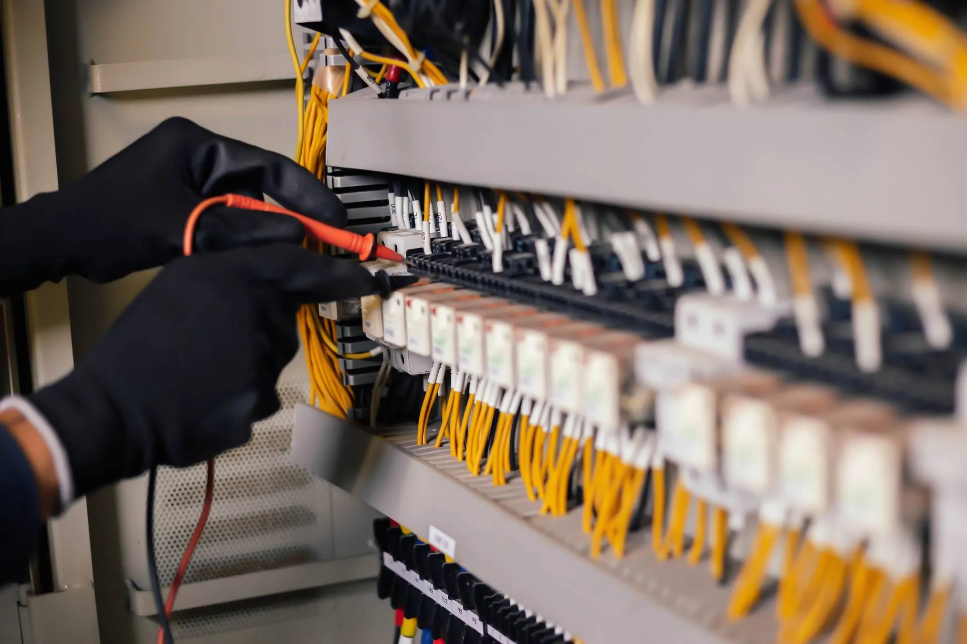 Impianti Elettrici residenziali e industriali